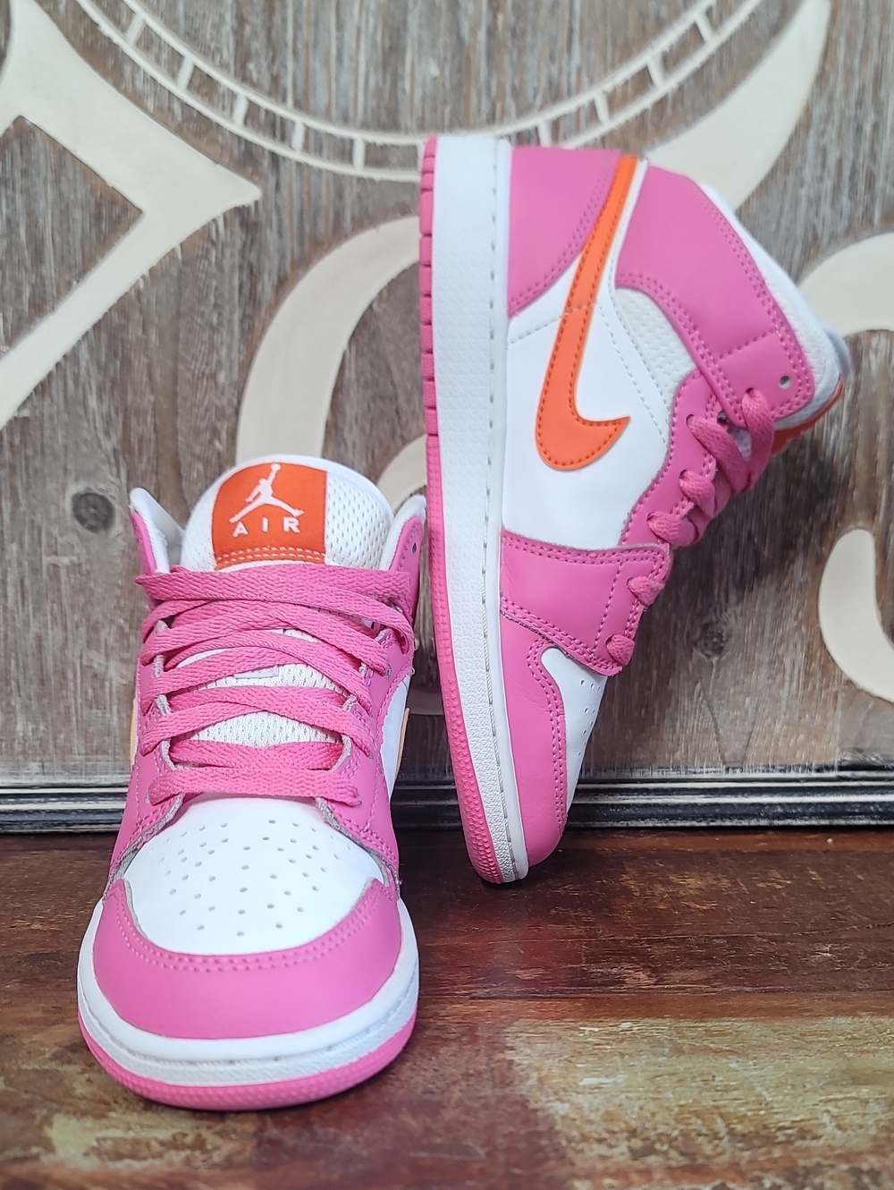 🔥🔥 Nike Air Jordan 1 Mid Retro 'Pinksicle Orange' Wmns 5.5, Good/Like New - Picture 4 of 16